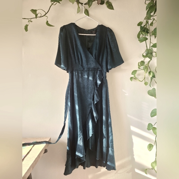 Lulu's Enerald Wrap Dress Wedding Guest - Picture 1 of 3